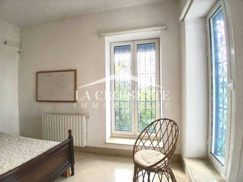 Villa S+6 avec piscine à Gammarth